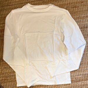 5 Pack Women’s White Long-Sleeve Crewneck Shirt